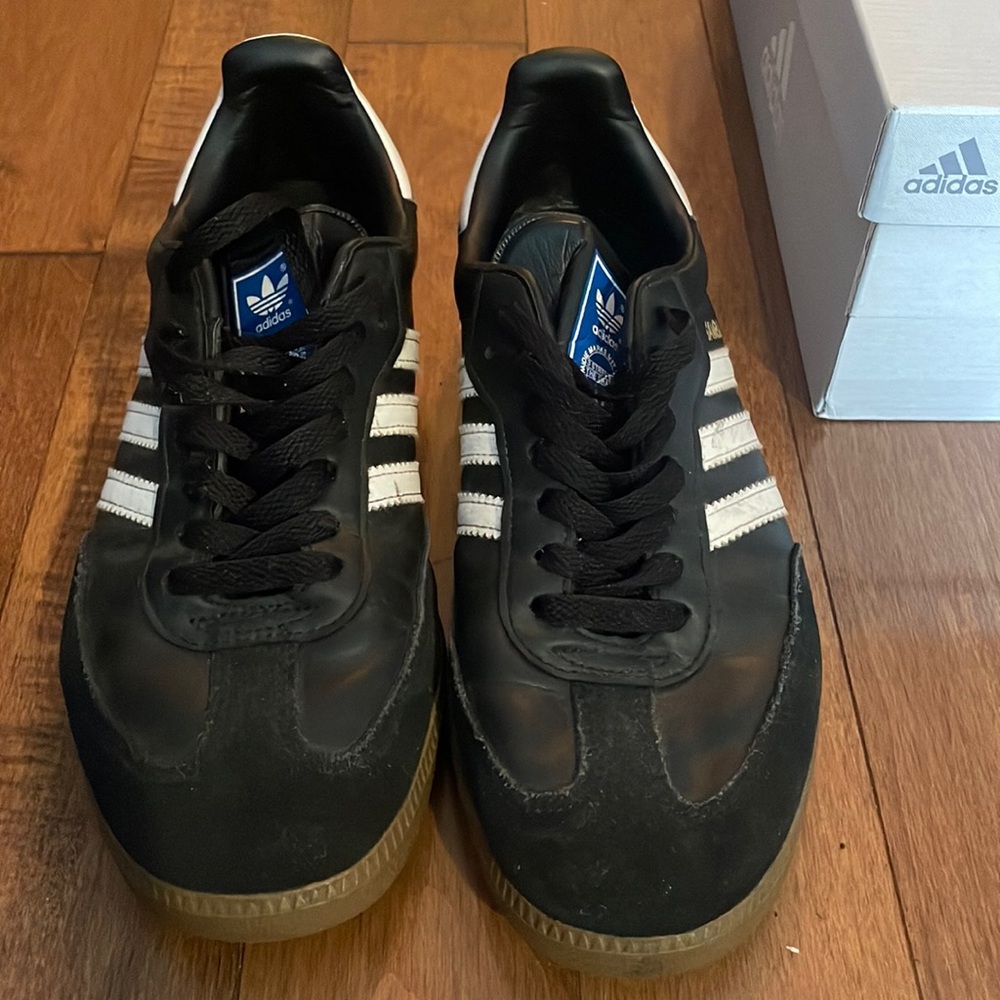 EUC adidas samba
